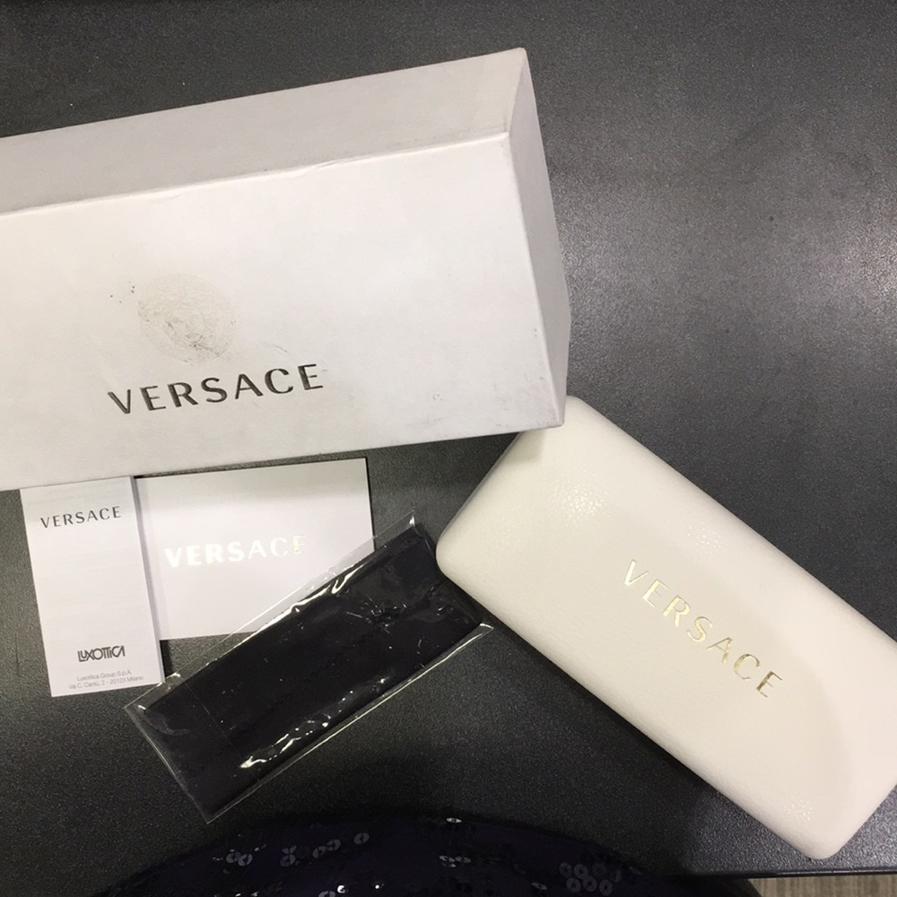 -Sold out- Versace Sunglasses Case large